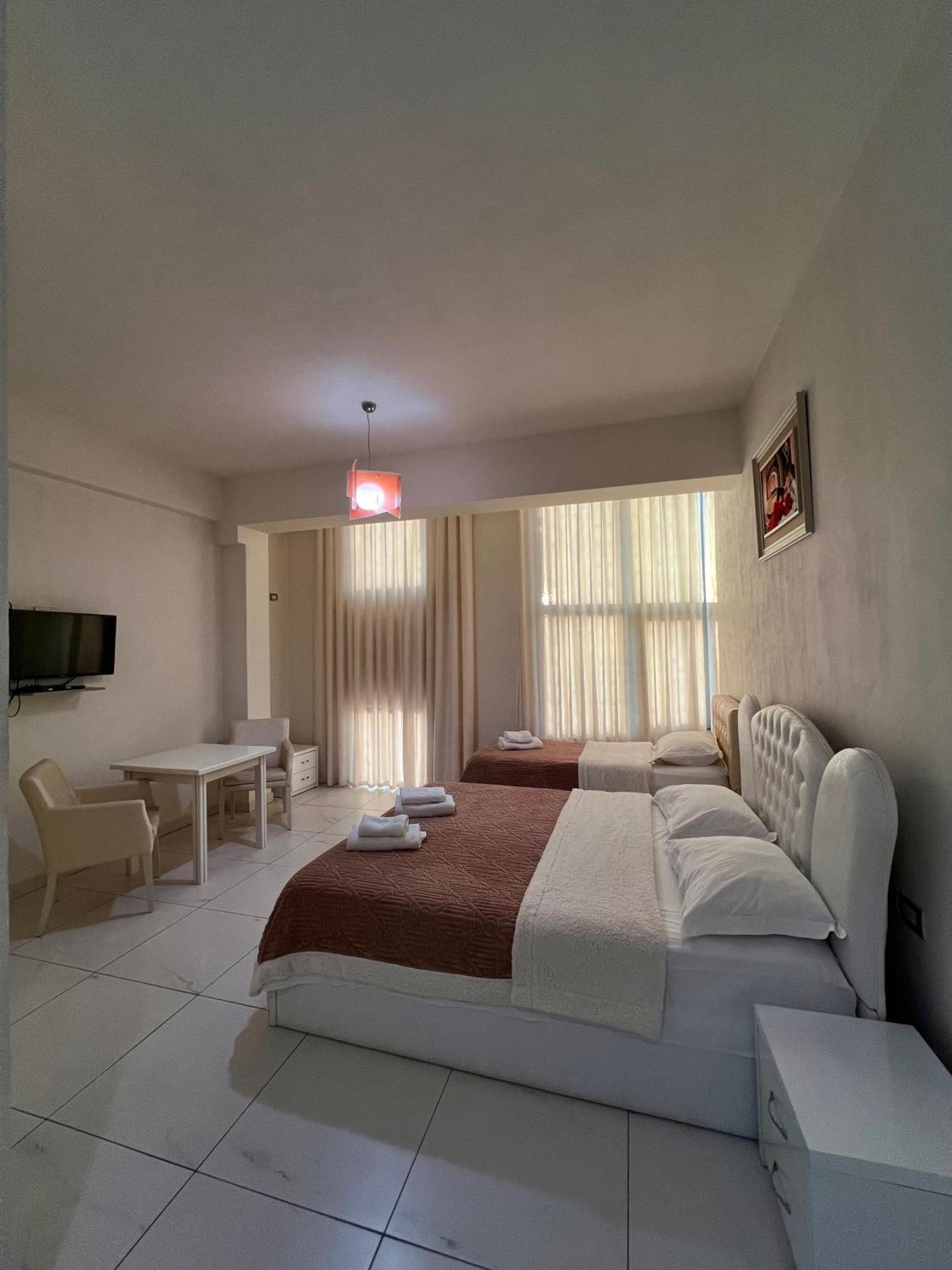 Grand Hotel Gjyshi Qerrexhias 외부 사진