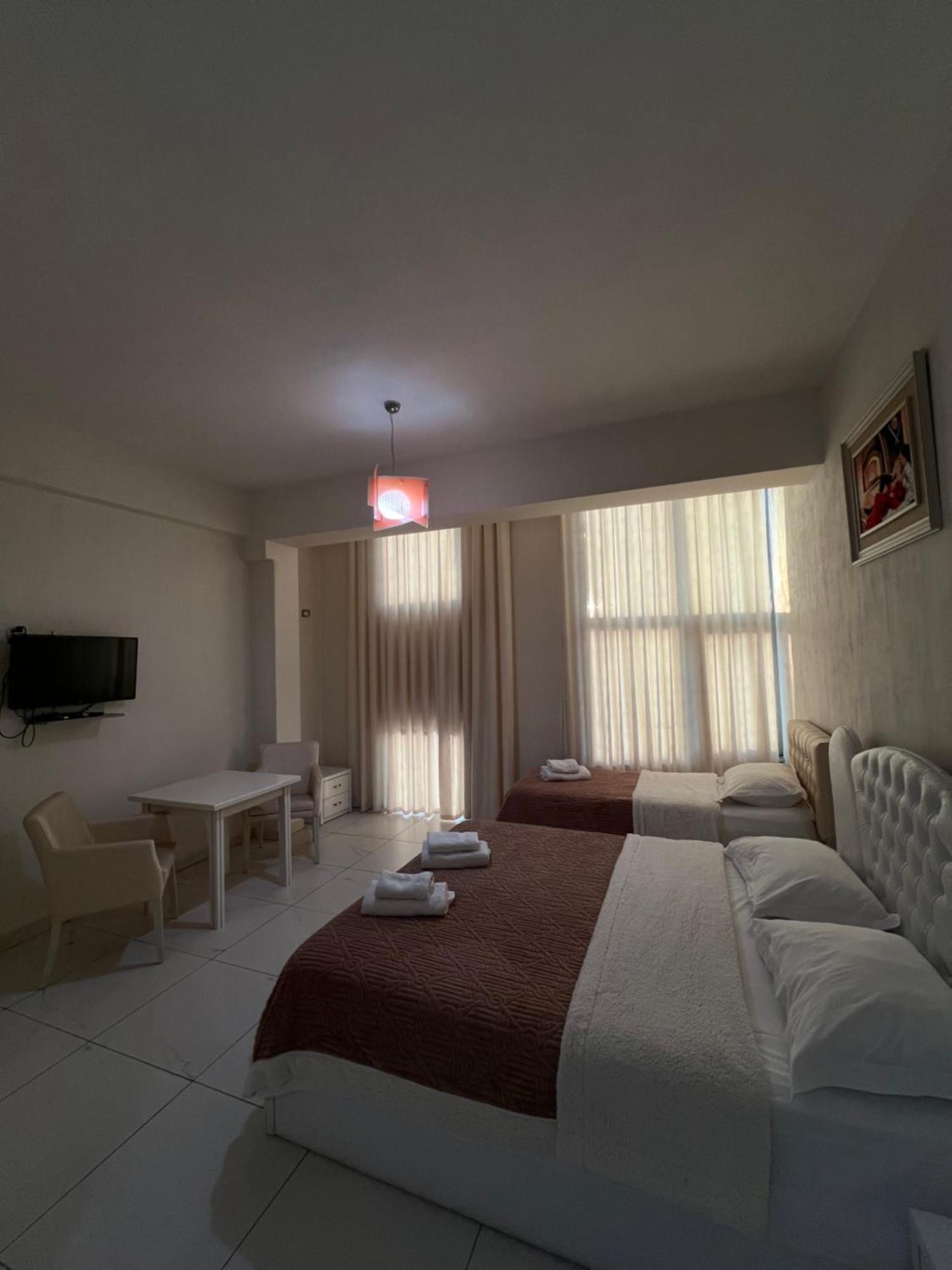 Grand Hotel Gjyshi Qerrexhias 외부 사진