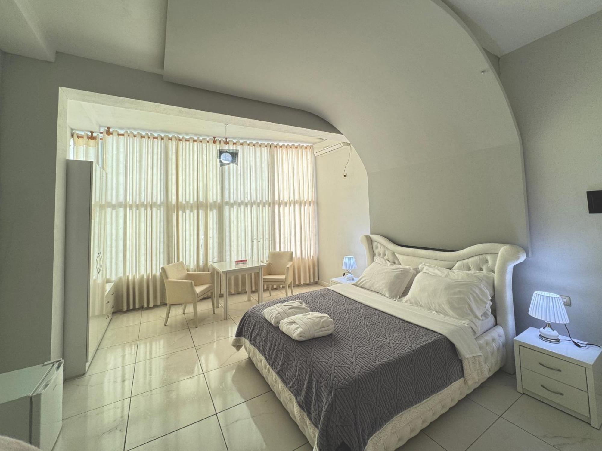 Grand Hotel Gjyshi Qerrexhias 외부 사진