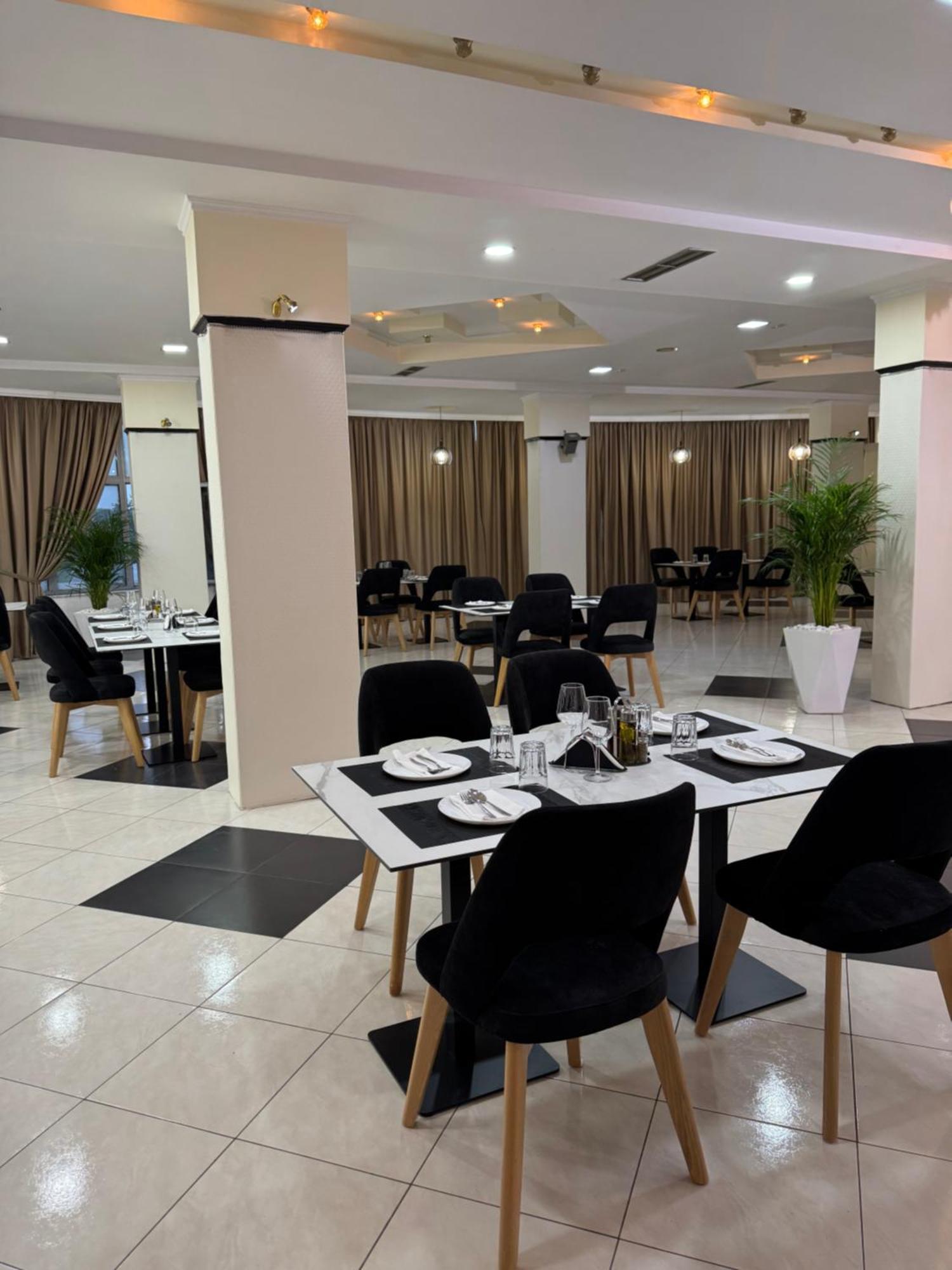 Grand Hotel Gjyshi Qerrexhias 외부 사진