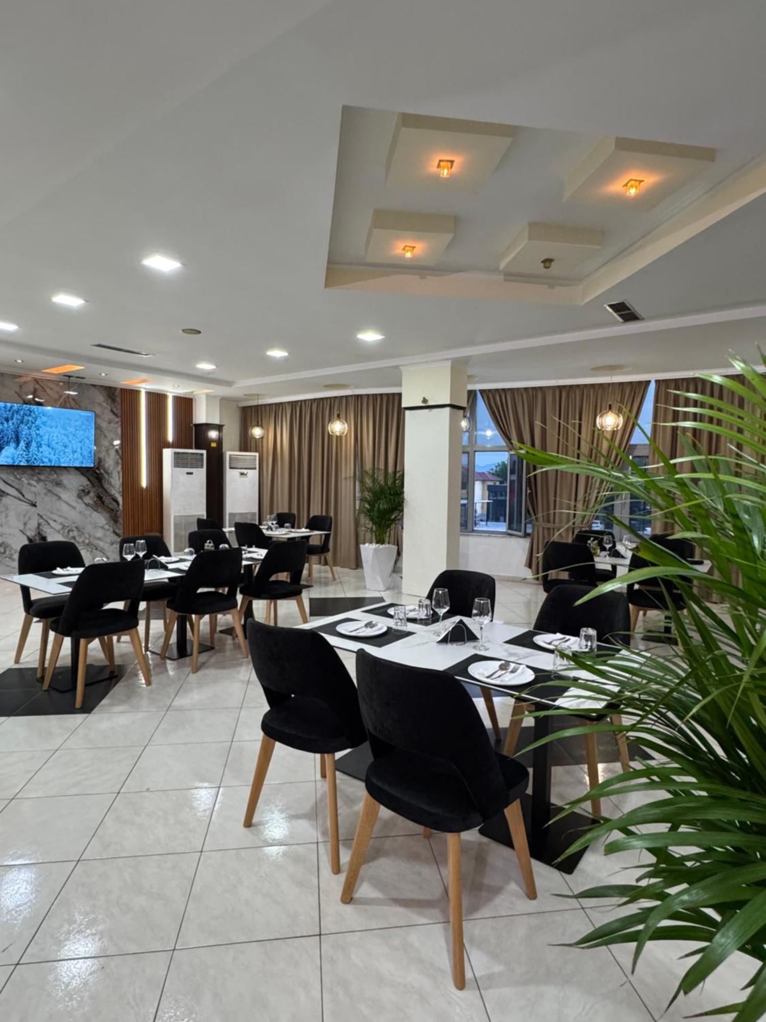 Grand Hotel Gjyshi Qerrexhias 외부 사진